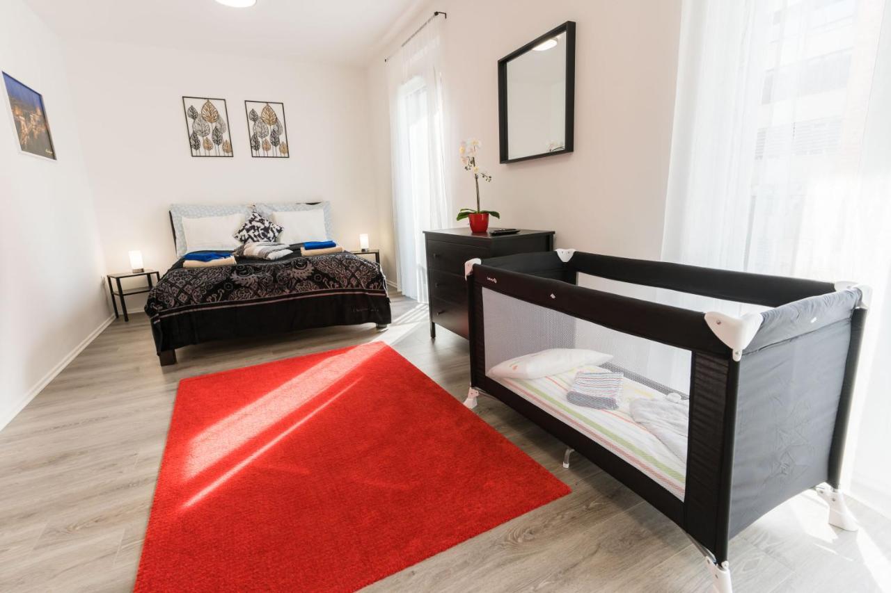 New Blue Danube Apartment With Balcony And Parking Budapest Eksteriør billede