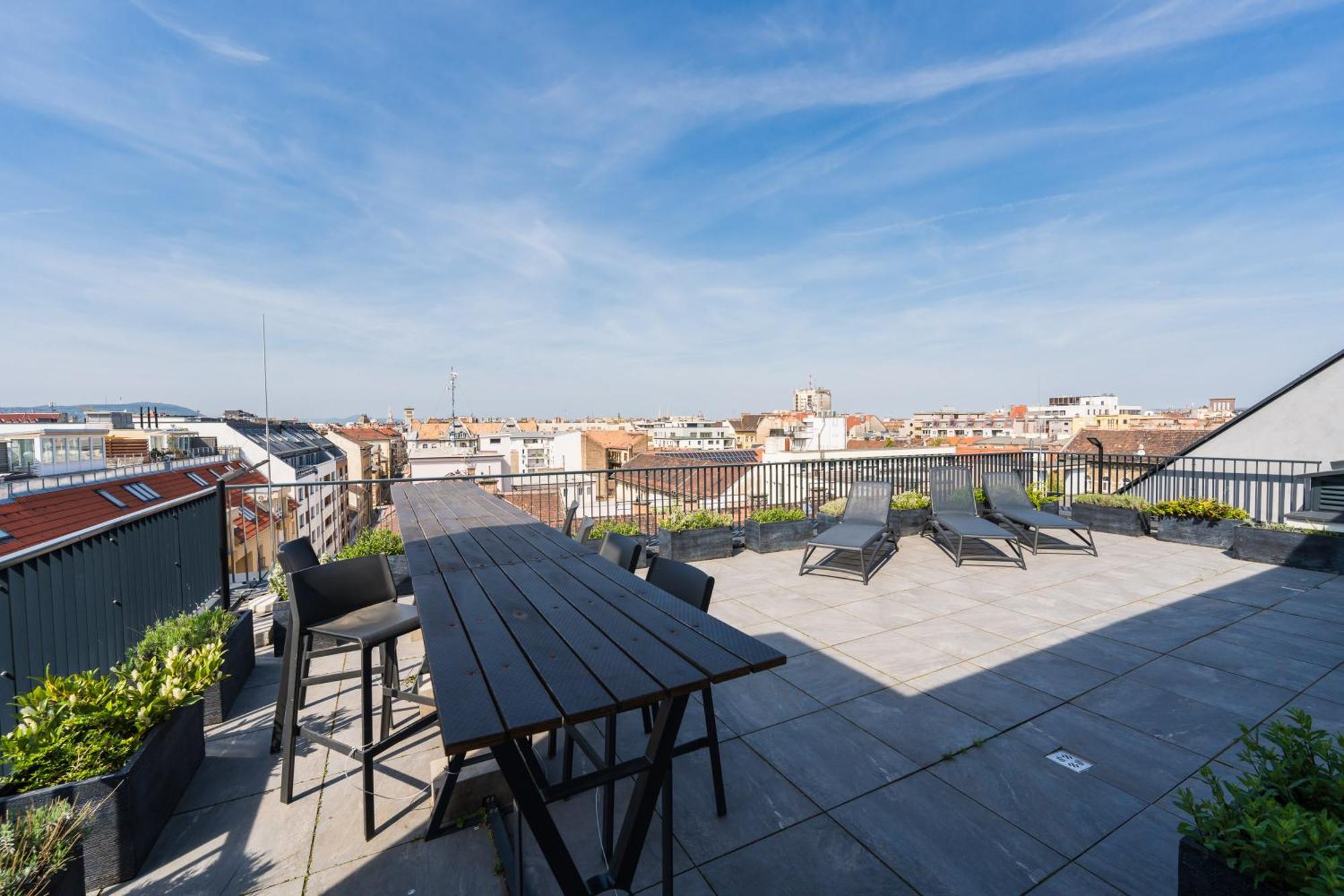 New Blue Danube Apartment With Balcony And Parking Budapest Eksteriør billede