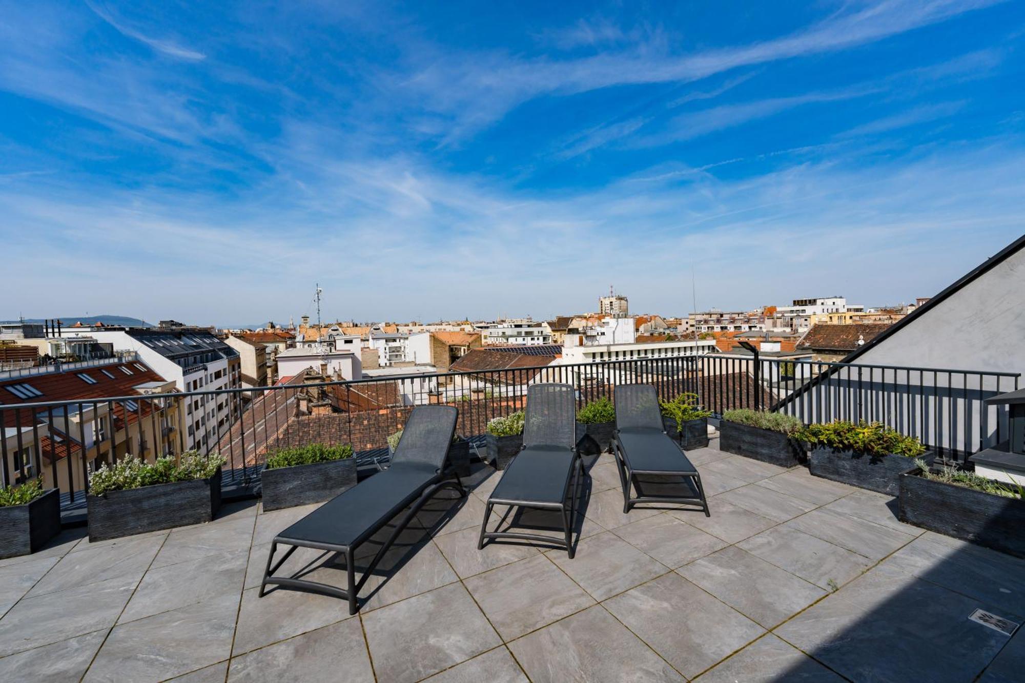 New Blue Danube Apartment With Balcony And Parking Budapest Eksteriør billede